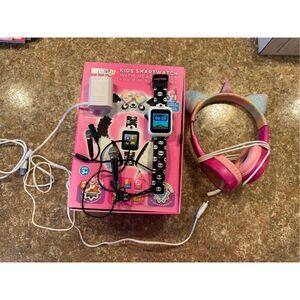 Girls Itech jr smartwatch with headphones and microphone